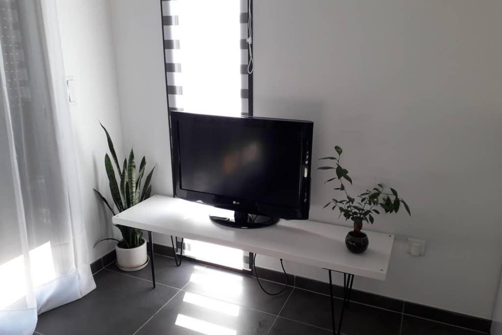 Logement neuf de 40 m², équipé et confortable Croix-Chapeau Esterno foto